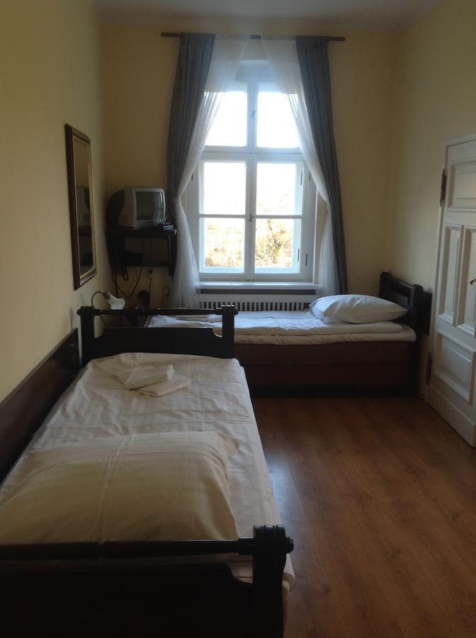 Palac Kobylniki Hotel Obrzycko Esterno foto