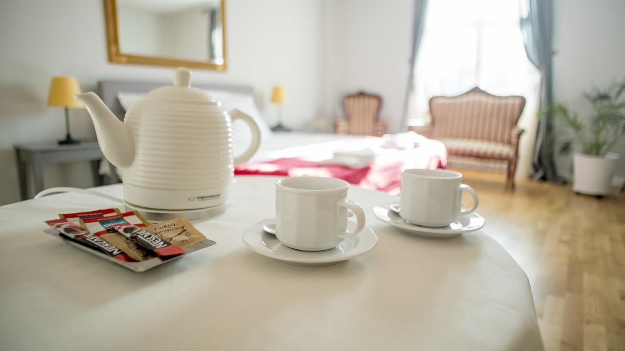 Palac Kobylniki Hotel Obrzycko Esterno foto